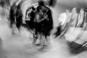 fotografování plesu, jak fotit ples, hokej, HC čerti křepenice, obec křepenice, ples, výhry, prohry,alkohol, skupina RELAX, tombola, černobílé fotky,panáky,