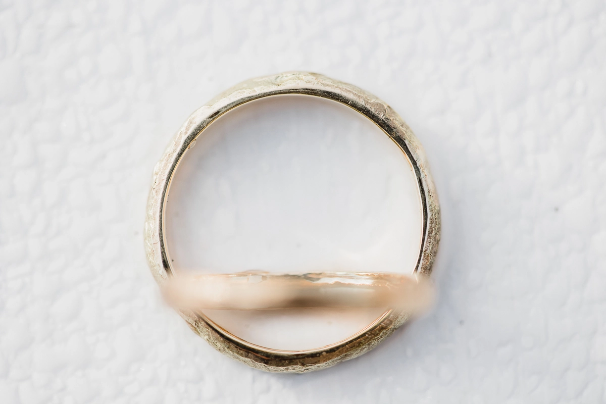 svatební prsten,prsteny,2022,snubní prsteny,zásnubní prsteny,zlatnictví, zlaté prsteny, ocelové prsteny,prsreny s kameny, diamanty, brilianty