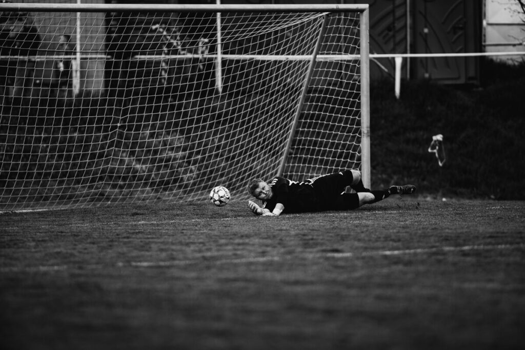 fk hyskov, cembrit beroun, fotbal, 8 liga, zápas, vesnicky fotbal, hyskov, beroun, sportovní fotografie, krenek