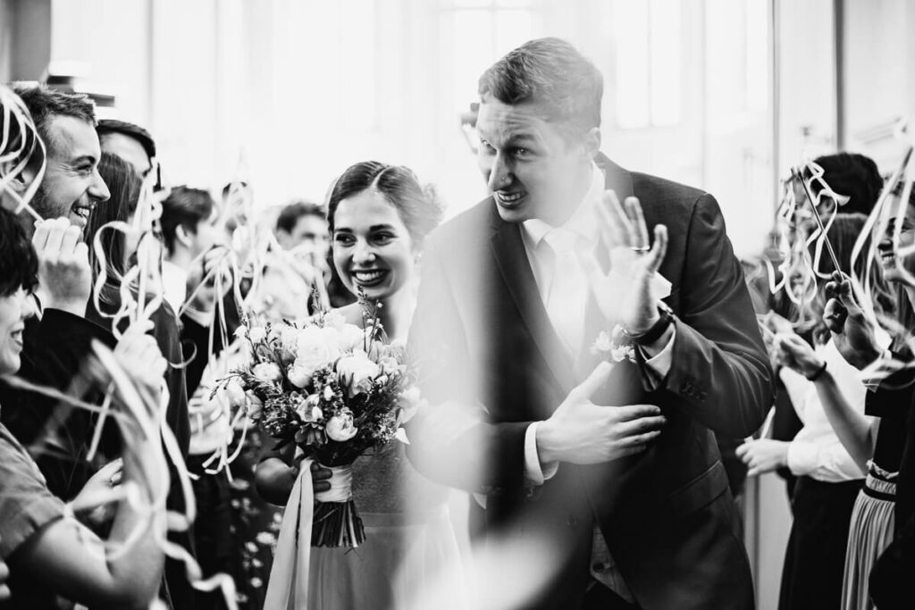 svatební fotograf, praha, salvador, svatba v praze, krenek, chodov, malá svatba, svatba v kostele, církevní obřad,