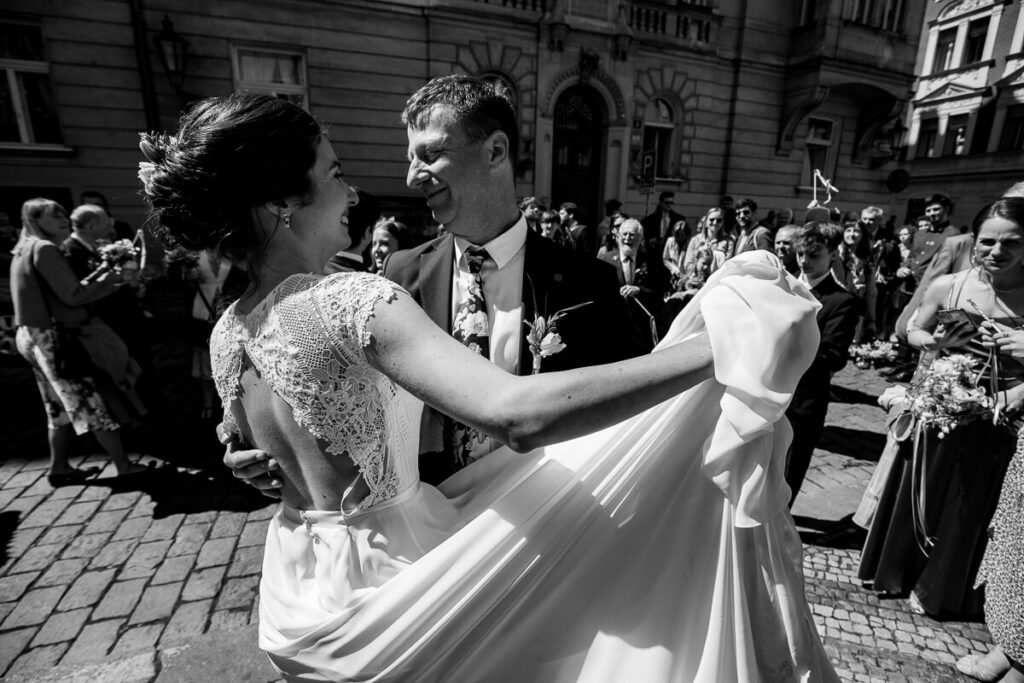 svatební fotograf, praha, salvador, svatba v praze, krenek, chodov, malá svatba, svatba v kostele, církevní obřad,