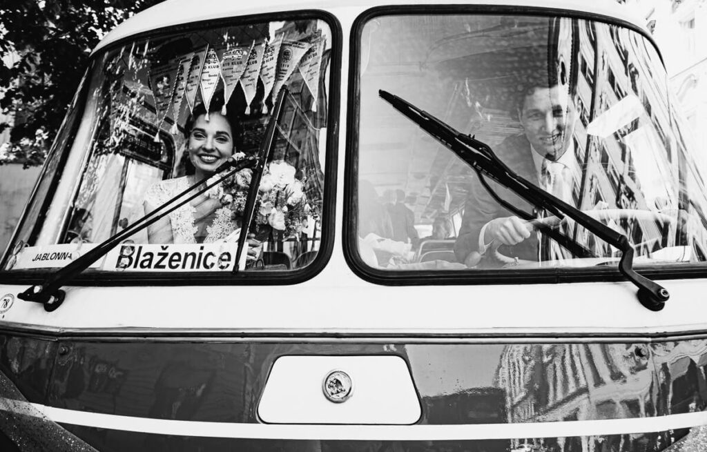 svatební fotograf, praha, salvador, svatba v praze, krenek, chodov, malá svatba, svatba v kostele, církevní obřad,
