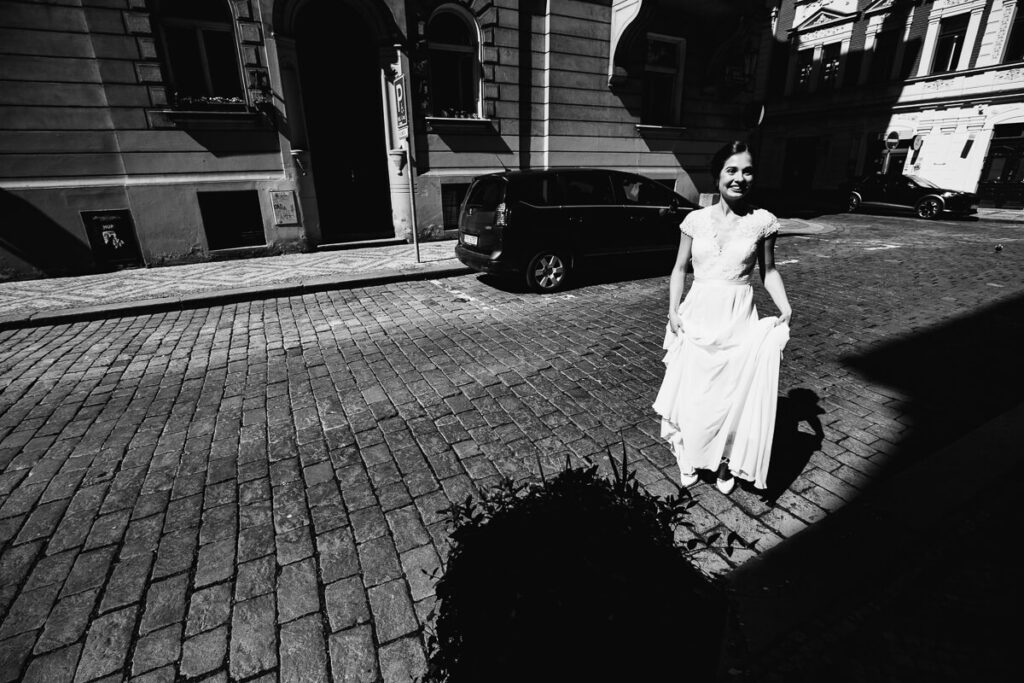 svatební fotograf, praha, salvador, svatba v praze, krenek, chodov, malá svatba, svatba v kostele, církevní obřad,
