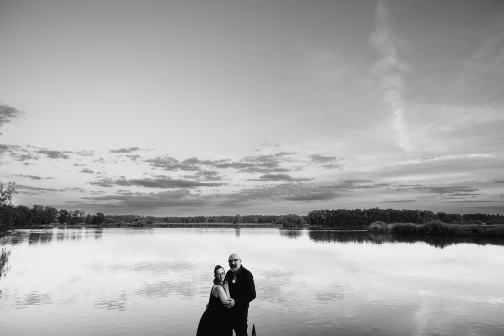 svatba, zámek lnáře, svatební fotograf, havloids, motorkáři, malá svatba, svatba v přírodě, netradiční svatba, křenek, jižní Čechy